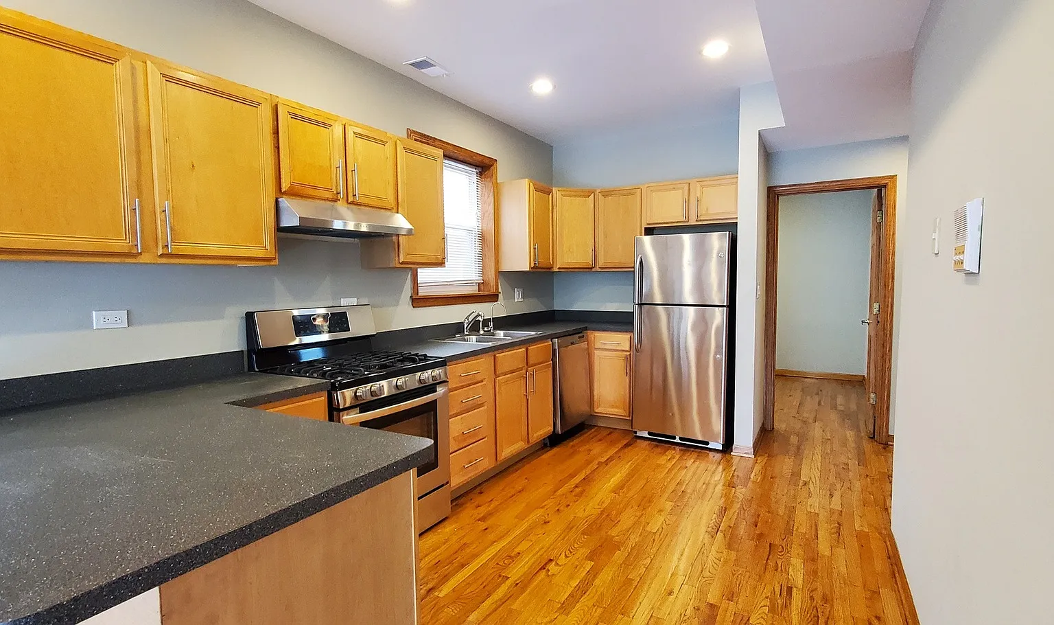 2 bed, $2,200 — Photo 4