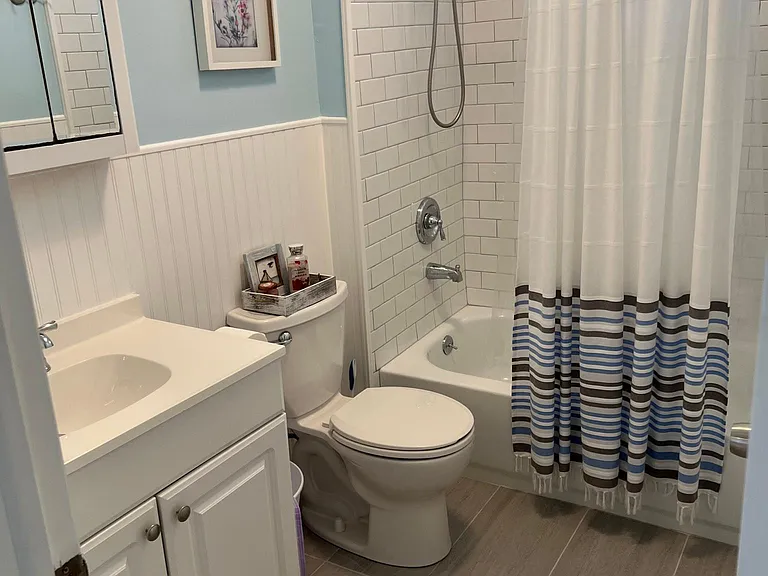 1354 Simpson Ave #1 — Photo 8