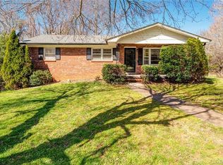 27 Sunset Dr, Swannanoa, NC 28778