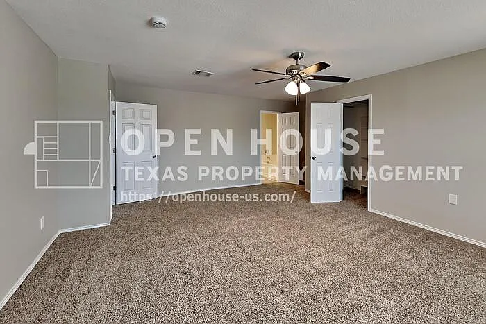 1056 Silver Spur Ln — Photo 8