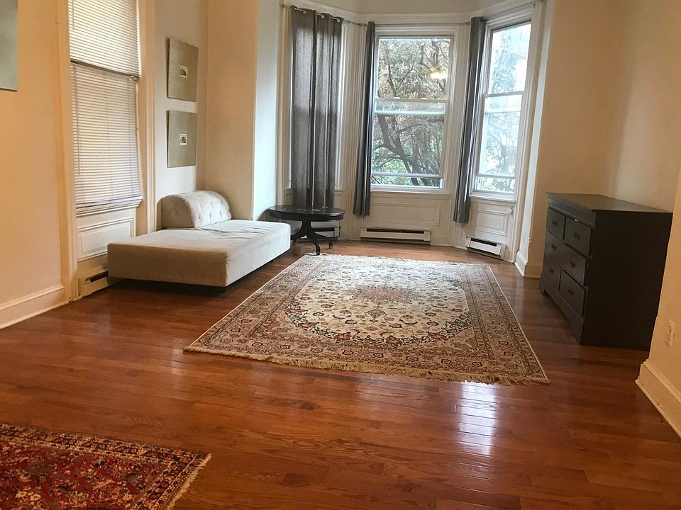 2nd image of 142 N 21st St APT 2R