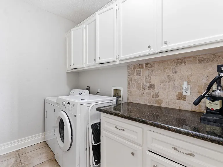 108 Somerton Dr — Photo 15