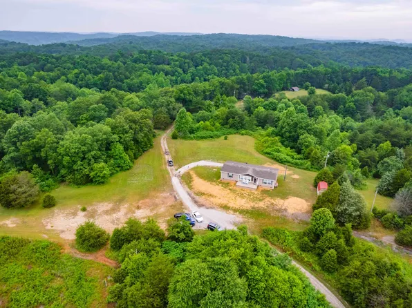 2597 Spout Springs Rd, Irvine, KY 40336
