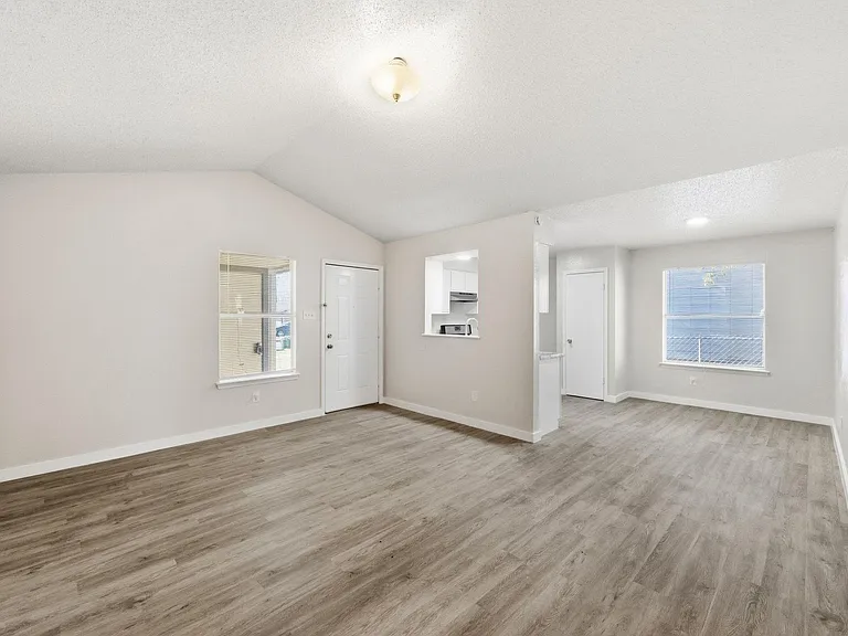 2204 Donahue Ln #B — Photo 13