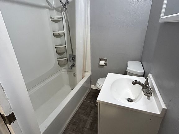 2nd image of 610 E 21st St