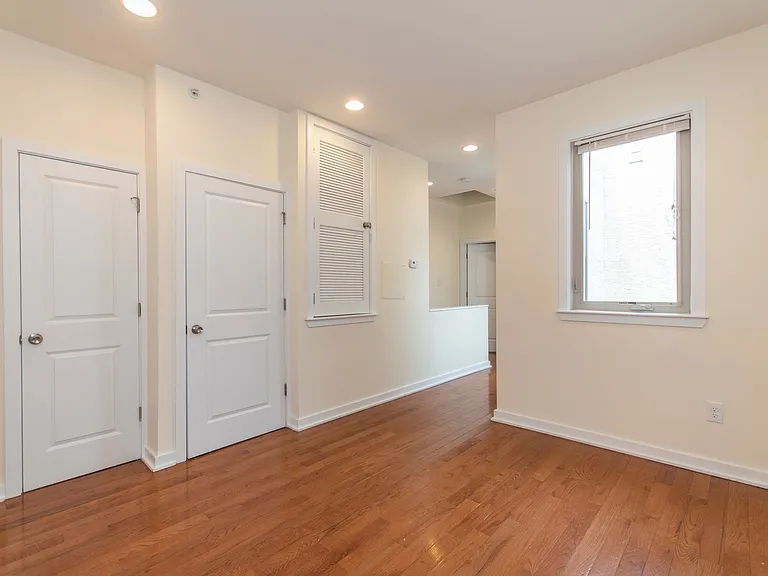 1612 N Sydenham St — Photo 7