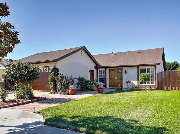 10667 Thomas Cir, Cypress, CA 90630