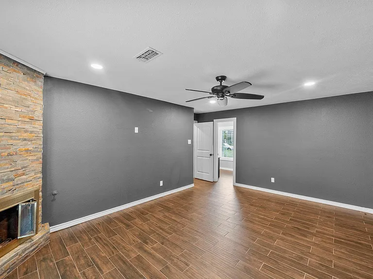 10519 Fawnview Dr — Photo 22