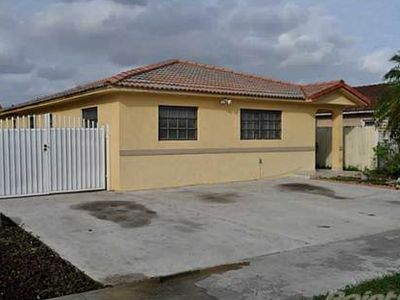 2543 W 72nd Pl, Hialeah, FL, 33016