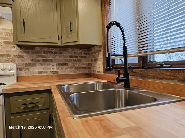 190 Sawmill Ln APT 7, New Richmond, WI 54017