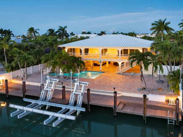 541 12th St, Key Colony Beach, FL 33051