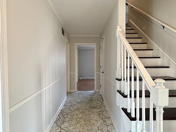 5th image of 6092 Macinness Dr