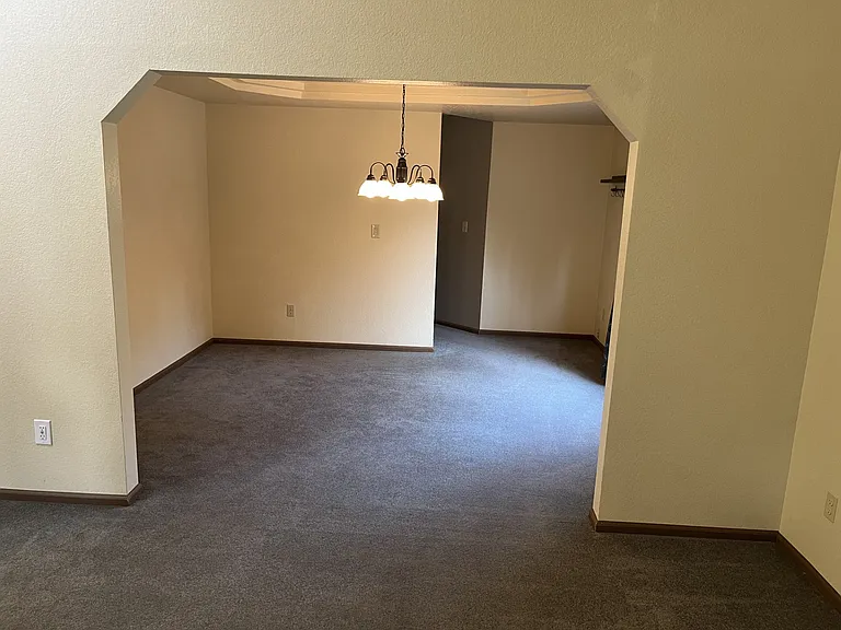 7410 Lazy South Ln NE — Photo 16