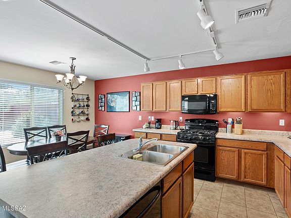 5th image of 917 W Placita Canalito