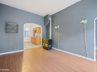 2832 W Lyndale St, Chicago, IL 60647