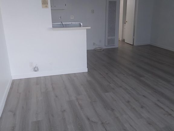 2nd image of 14424 S Budlong Ave