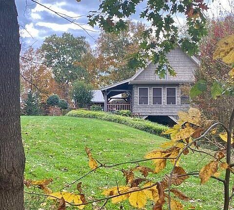 2nd image of 570 Stephen Brooks Rd