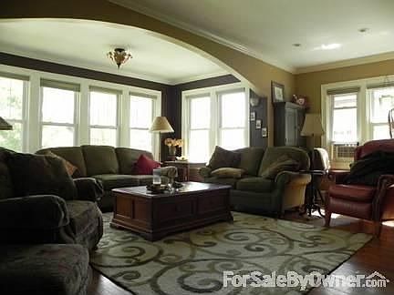 Working Fireplace
						:
						Gas fireplace warm house on a chilly spring/fall eve without turning on heat