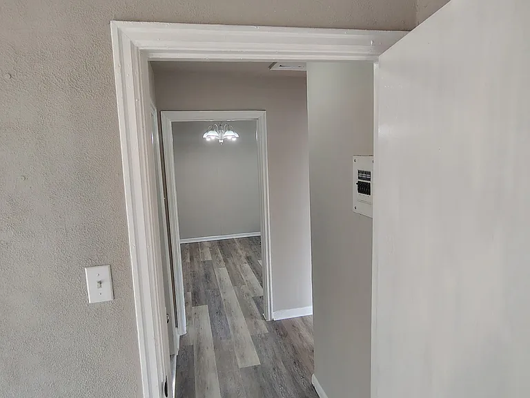 625 W Avenue D — Photo 7