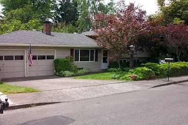 12040 SW Burlheights St photo 1