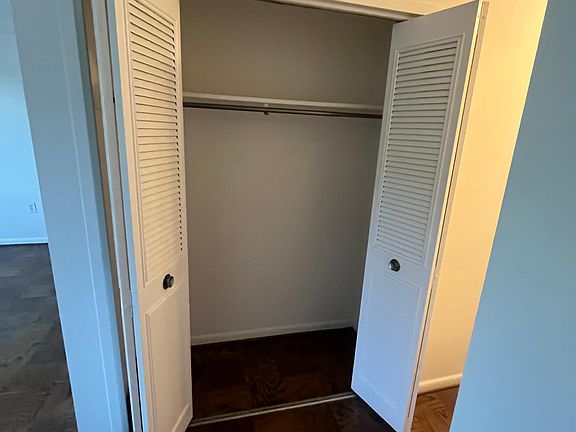 3rd image of 10201 Grosvenor Pl APT 723