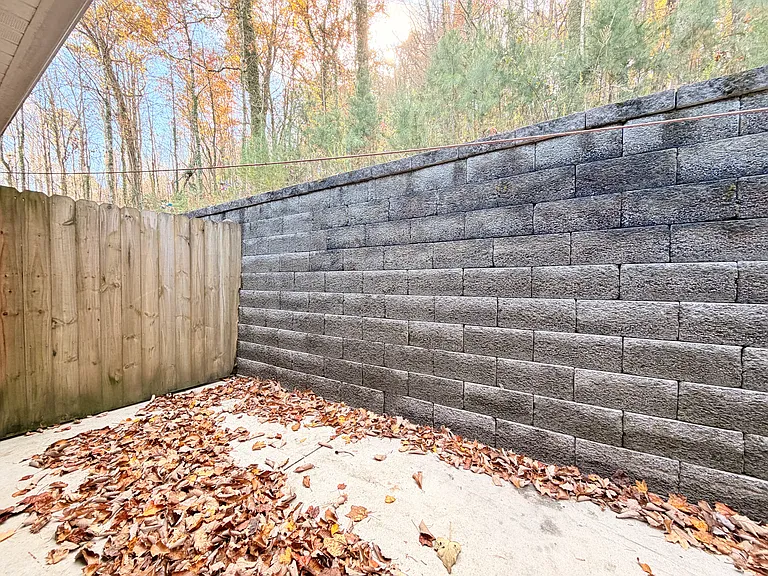 159 Felix St — Photo 6