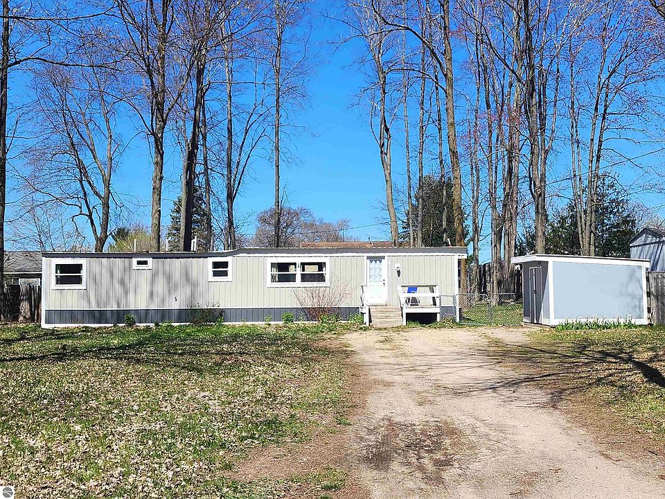 1st image of 4372 Ironwood Dr N