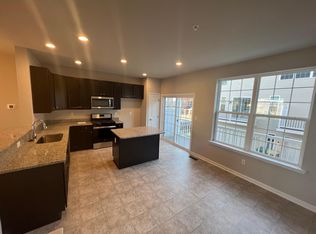 651 McComb Pl, Claymont, DE 19703