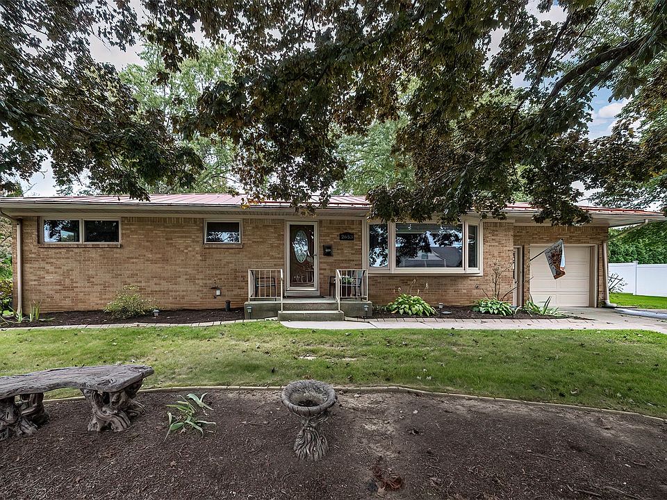 1st image of 2653 Lakeside Dr