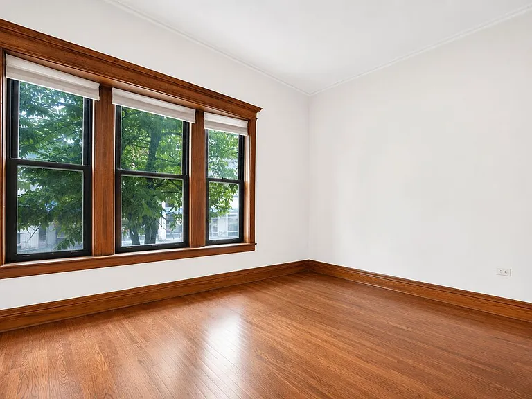 1004 W Dakin St #1 — Photo 1