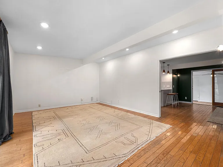 2618 Pembrook Trl — Photo 4