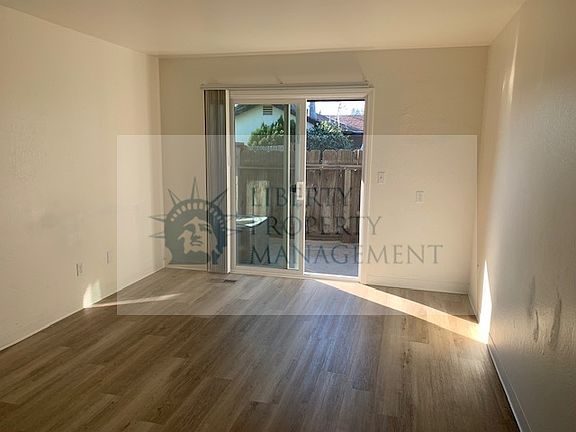 3rd image of 1041 S Hutchins St #1