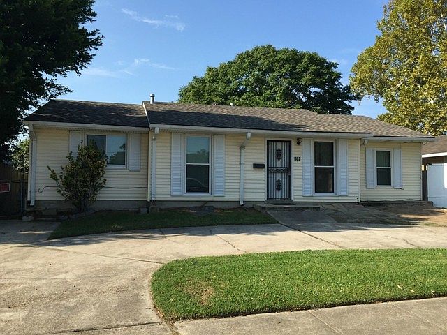 2nd image of 802 Gerry Dr