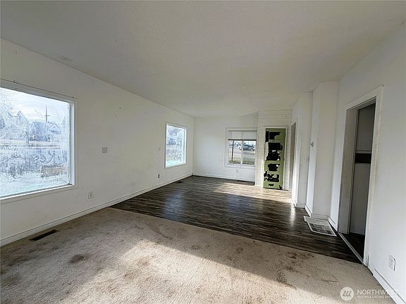 5th image of 914 Morgan St