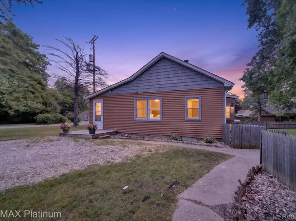 501 Kaiser Rd, Gregory, MI 48137