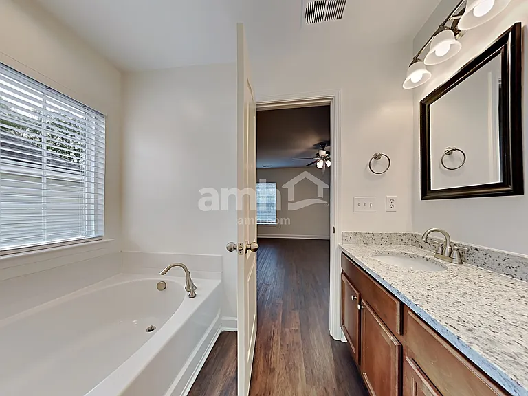 1035 Friartuck Trl — Photo 11