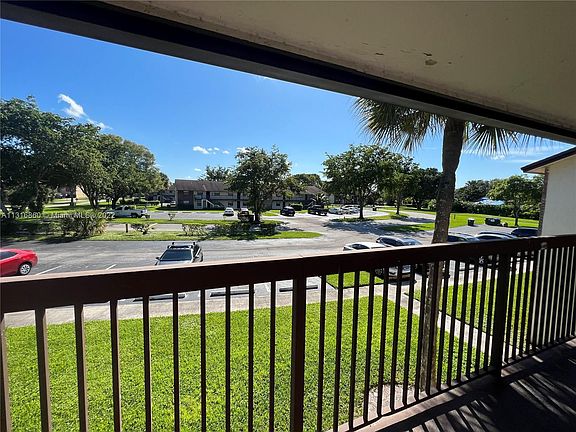 2nd image of 6061 Shakerwood Cir APT 206