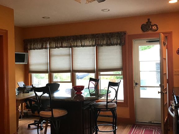 5th image of 37 Erwin St