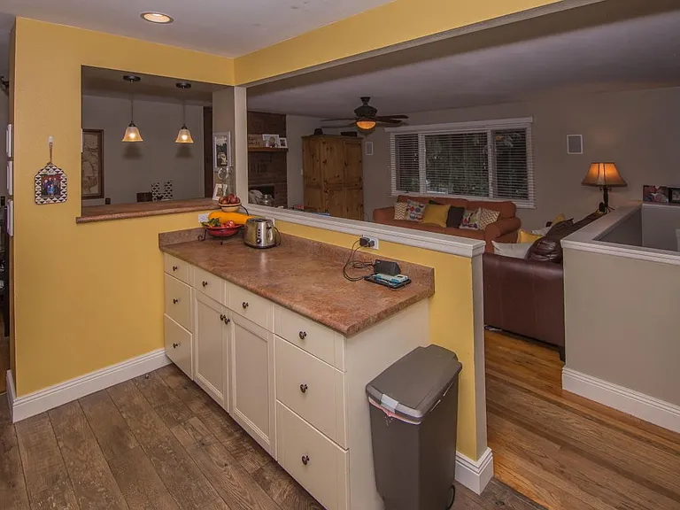 413 Cornell Ave — Photo 6
