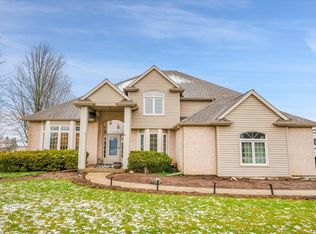 812 Silver Glen Rd, McHenry, IL 60050