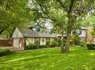 2404 Stonehenge Dr, Edmond, OK 73034