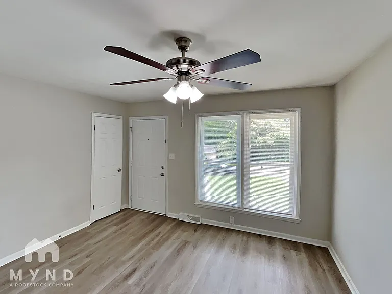 730 Dunbrook Ln — Photo 8