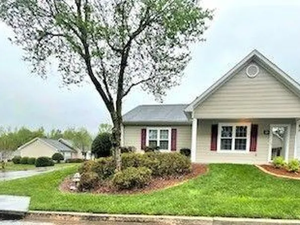 2974 Bentley Park Cir, Gainesville, GA 30504