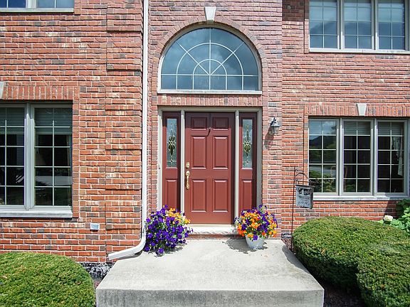3rd image of 10422 Penny Ct N