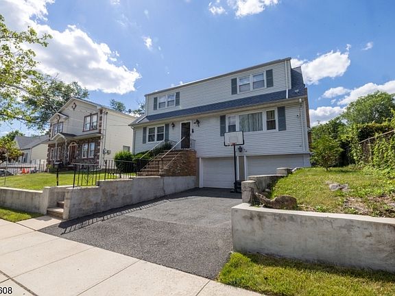 2nd image of 1758 Kenneth Ave