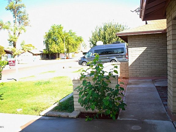 4th image of 4211 W Barbara Ave
