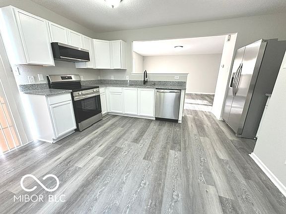 5th image of 3216 Black Forest Ln