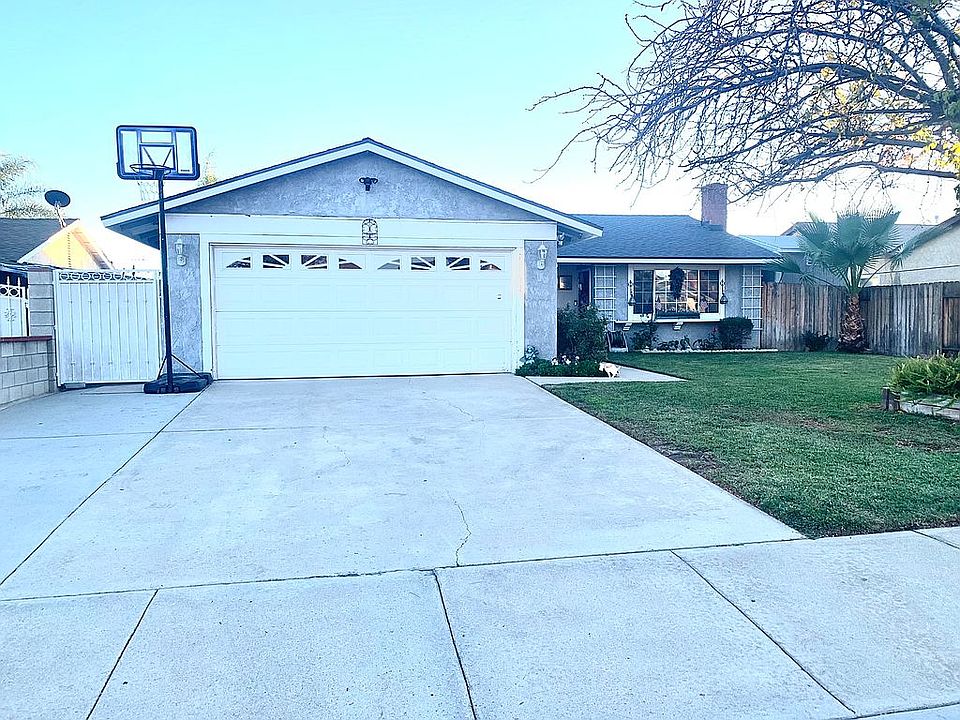2nd image of 24573 Elmendorf Dr