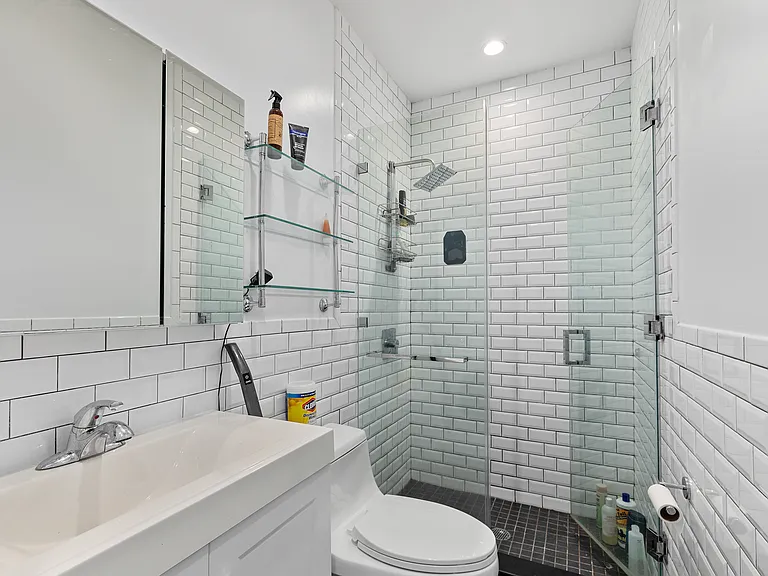 9 Christopher St #10 — Photo 7