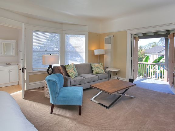 3rd image of 1620 Garden St APT 3